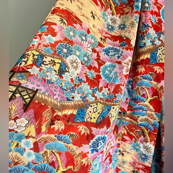 Josie Natori colorful patterned slightly sheer slip and matching robe. - Picture 7 of 9